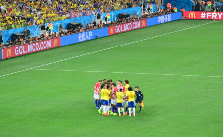 水晶宫被剥夺欧联杯资格！曼联和曼城用过的“补